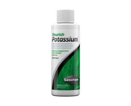 Seachem Flourish Potassium contiene 50.000 mg/L de potasio adecuado para acuarios plantados de forma natural.