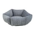 La Cama Redonda Livia Gris es un accesorio ideal para el descanso de perros y gatos.