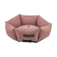 La Cama Redonda Viviana Rosa es realmente el accesorio perfecto para el descanso de gatos o perros pequeños.