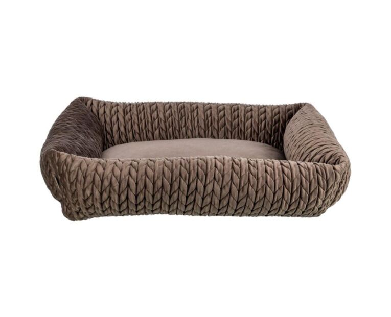 La Cama Rectangular Marrón Livia es un accesorio ideal para el descanso de perros y gatos.