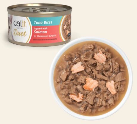 Catit Cuisine Duet Bocaditos de Atún con Salmón en Caldo Natural 75 g es una comida húmeda premium para gatos