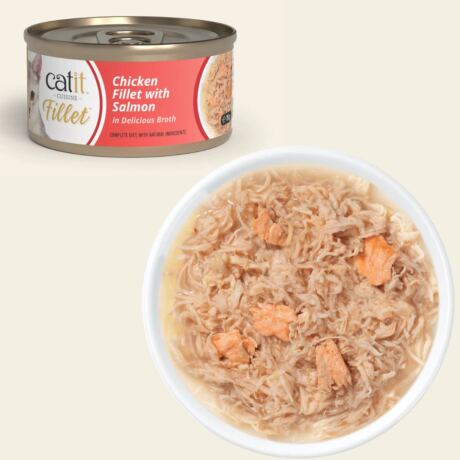 Catit Cuisine Fillet Pollo Desmenuzado con salmón en caldo 75 g es una deliciosa recompensa natural, elaborada con filetes enteros de pollo de alta calidad.